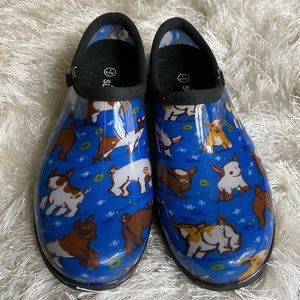 🤩SALE‼️😍Cute Sloggers Clogs